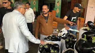 محافظ الدقهلية يتفقد سوق الجملة للخضراوات والفاكهة بالمنصورة -صور