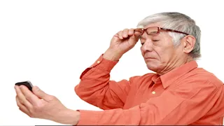  6 أطعمة تقلل خطر التنكس البقعي لدى كبار السن