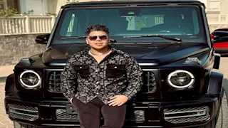 "عمر كمال عنده 5 عربيات".. أسعار ومواصفات سيارات المطرب الشعبي