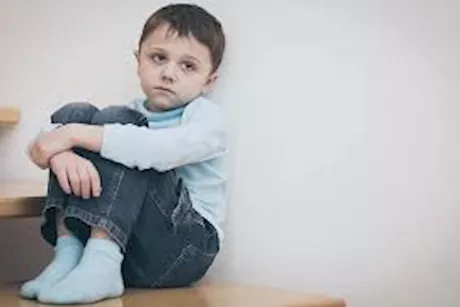 خلل الأمعاء قد يفاقم أعراض التوحد.. طبيب يوضح 5 علامات خفية