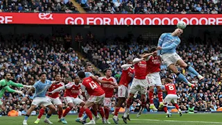 نجم آرسنال السابق: السيتي يمتلك الأفضلية في صراع لقب الدوري الإنجليزي