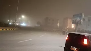 عاصفة ترابية تضرب المنيا.. سقوط لافتات وأشجار وانهيار حوائط وتعطيل الدراسة