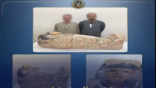 سقوط لصوص الكنوز بتابوت أثري نادر من العصر الروماني في سوهاج