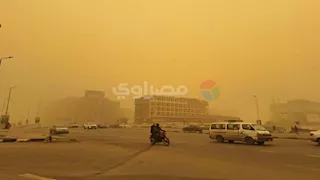 "مفيش رؤية".. كوبري أكتوبر يختفي بسبب العاصفة الترابية -(صور)