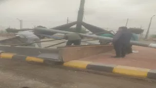 بعد الطقس السيء.. إزالة 61 لافتة إعلانية غير آمنة بالمنيا - صور 