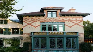 بـ 45 ألف دولار.. حقيبة مستوحاة من منزل ريفي تشعل منصات الموضة