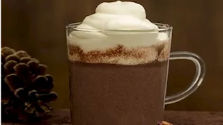 ماذا يحدث لجسمك عند تناول كوب من الكاكاو؟ في ظل التقلبات الجوية