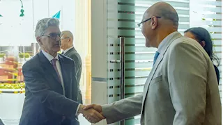 محافظ الإسكندرية يبحث مع وفد "الاتحاد الأوروبي" تعزيز الاستثمارات والتحول الأخضر-صور