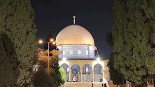 لماذا منعت إسرائيل أذان العشاء في المسجد الأقصى أمس؟