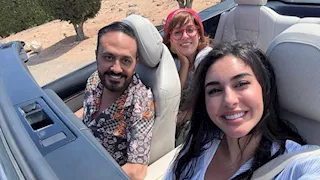 خالد سرحان مع ياسمين صبري في كواليس تصوير فيلم "النصيب"