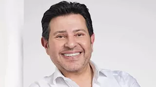 محامي هاني شاكر: الفنان "حي يُرزق" وسنقاضي مروجي شائعات وفاته