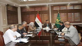 محافظ القليوبية يبحث تطوير منظومة النقل الجماعي وربطها بالقاهرة