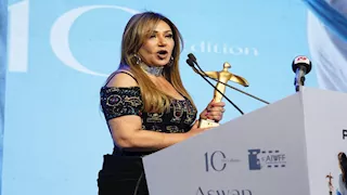 تكريم ليلى علوي وسلاف فواخرجي في افتتاح مهرجان أسوان لأفلام المرأة- صور