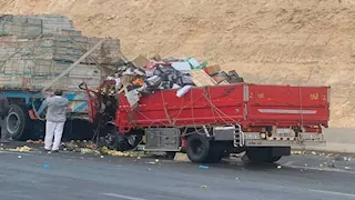 مصرع شابين في تصادم سيارتين على صحراوي المنيا