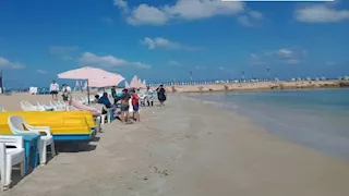 طقس مشمس.. خريطة الشواطئ المفتوحة أمام الجمهور بالإسكندرية| الأسماء والأسعار(صور)