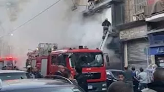 حريق يلتهم محل أدوات كهربائية بالمنشية في الإسكندرية -صور