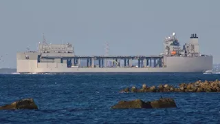 إندونيسيا تعتزم "فرض رسوم" على السفن العابرة لمضيق ملقا