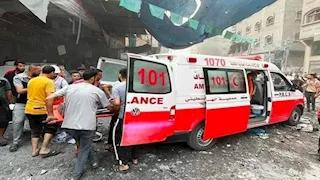 3 شهداء بقصف مركبة مدنية في مخيم المغازي وسط غزة 