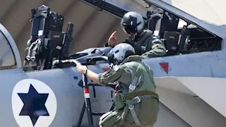 صدمة في إسرائيل.. اتهام جنود بالتجسس وتسريب أسرار "F-15" إلى إيران