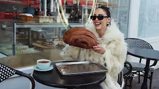 بإطلالة شتوية.. بسمة بوسيل توثق رحلتها إلى لندن (صور)