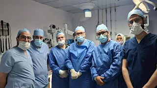   مستشفى سيد جلال ينجح في استئصال ثلاثة أورام بالعين لشاب فلسطيني