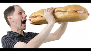 لماذا نشعر بالجوع أحيانًا دون حاجة حقيقية للطعام؟ 3 أسباب خفية تتحكم في شهيتك