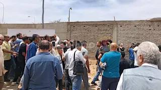 وداع مؤثر للدكتور ضياء العوضي.. المئات يرافقون الجثمان إلى مقابر طريق بلبيس - صور