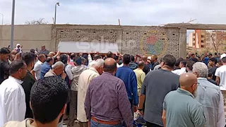 بين الدموع والدعوات.. المشهد الأخير في جنازة الدكتور ضياء العوضي بمدينة العبور -فيديو وصور