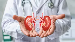  انتبه جيدا.. 4 أخطاء عند شرب الماء تهدد كليتيك