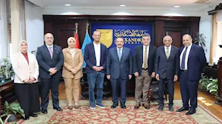 6 عمليات ناجحة.. جامعة الإسكندرية تستضيف خبيرًا أمريكيًا في جراحات قلب الأطفال- صور