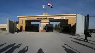 معبر رفح يستقبل دفعة جديدة من الجرحى الفلسطينيين للعلاج بمصر