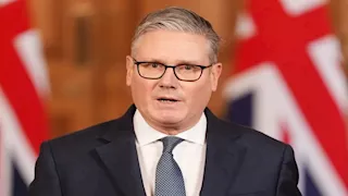 بعد تعيينه صديق إبستين سفيرًا لدى أمريكا.. هل يخضع رئيس وزراء بريطانيا للتحقيق؟