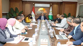 محافظ الجيزة يوجه بحصر الأراضي الفضاء ومنع تحويلها لبؤر مخلفات