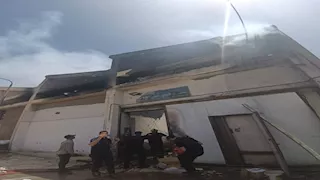  4 سيارات إطفاء وخزان مياه استراتيجي تُنهي حريق مخون مدينة نصر