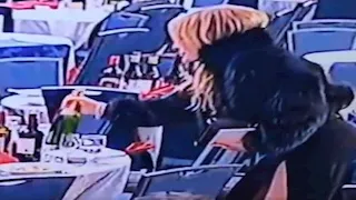 خلال محاولة اغتيال ترامب.. سرقة مشروبات في عشاء البيت الأبيض يثير الجدل