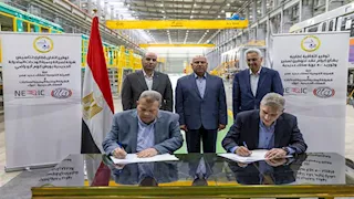 النقل: توقيع اتفاقيتين لتصنيع 500 عربة قطار وتطوير ورش كوم أبو راضي