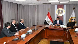 وزير الصناعة يبحث مع مجموعة صافولا خططها التوسعية في مصر 