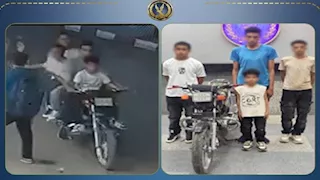 فيديو صادم| 4 شباب على دراجة نارية يصفعون طالبًا في سوهاج.. والداخلية تتدخل