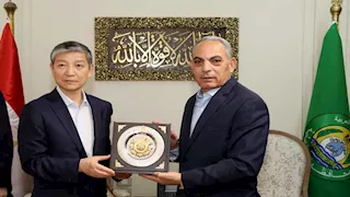 محافظ الإسماعيلية يبحث مع السفير الصيني فرص الاستثمار ونقل التكنولوجيا (صور)