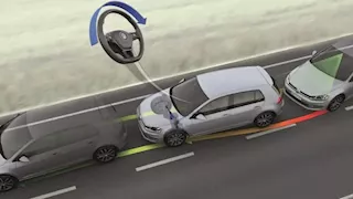 لزيادة معدل الأمان.. تعرف على مزايا مساعدة الحفاظ على المسار بالسيارة