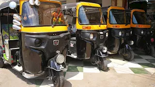 بعد مرور 4 سنوات على قرار وقف استيراده.. لماذا لم يختف "التوك توك" من مصر؟