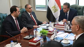 وزير الصحة يتابع مستجدات المشروعات الإنشائية مع شركة وادي النيل