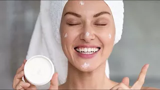 هل يمكن لبشرتك أن تظل متألّقة رغم الإجهاد والتوتر؟