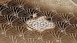 كافيار تطرح آيفون من الذهب والألماس بسعر يتجاوز 4 ملايين جنيه.. صور