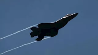 بعد إسقاط الطائرات الأمريكية.. ماذا يفعل الطيارون لتجنب الرصد حتى الإنقاذ؟