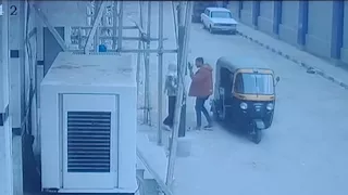 "كسر هاتفها".. ضبط سائق "توك توك" متهم بالتعدي على فتاة بطهطا 