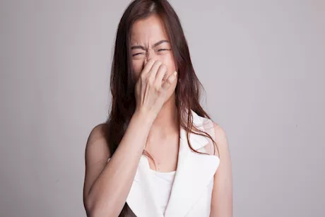 لا تتجاهلها.. أخطاء شائعة تسبب رائحة الجسم الكريهة