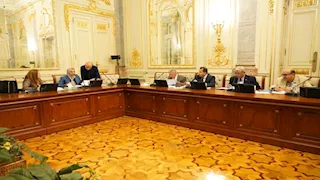 قرارات جديدة لمجلس الخدمة العامة بجامعة عين شمس.. تفاصيل وصور 