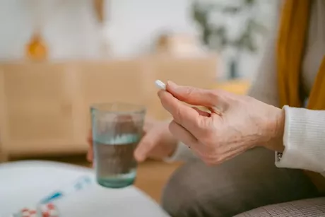 4 طرق لحماية أمعائك أثناء تناول المضادات الحيوية.. نصائح صيدلانية مهمة