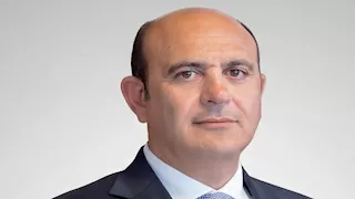 بعد شهر على تعيينه.. وفاة عمرو النقلي نائب رئيس بنك مصر